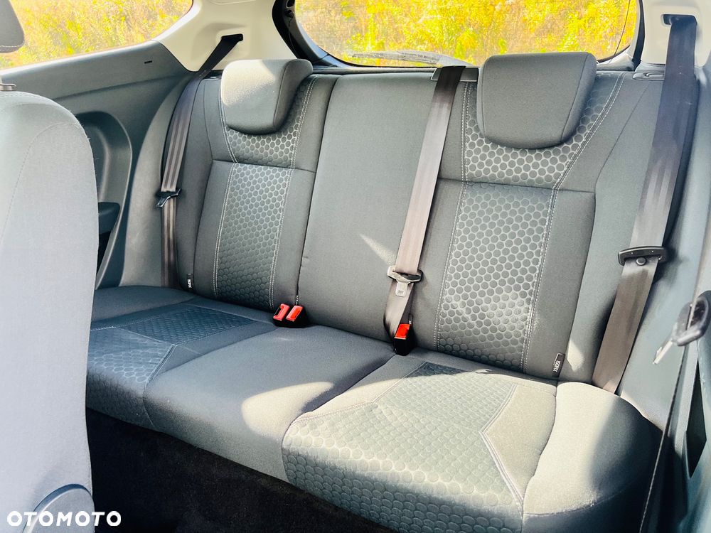 Ford Fiesta - 25