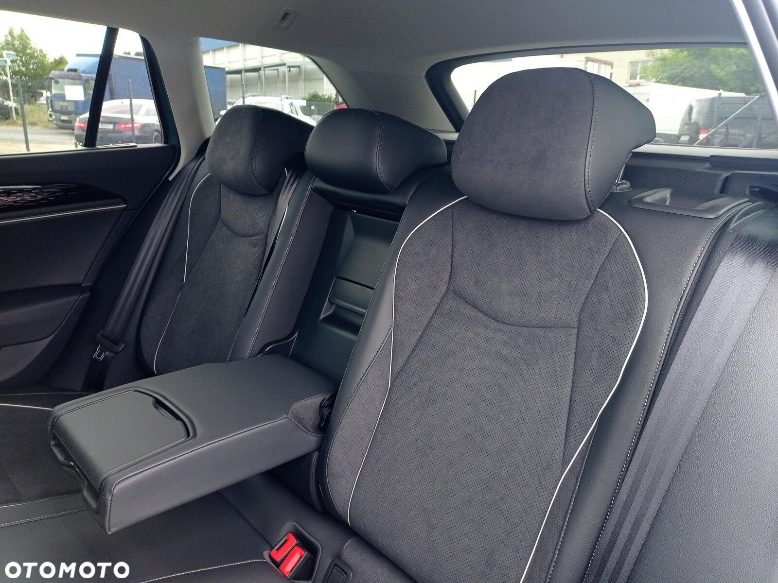 Volkswagen Passat - 16