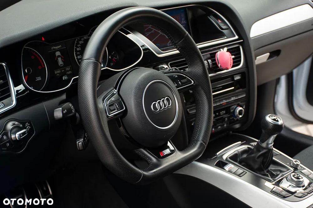 Audi A4 Avant 2.0 TDI DPF clean diesel S line Sportpaket - 22
