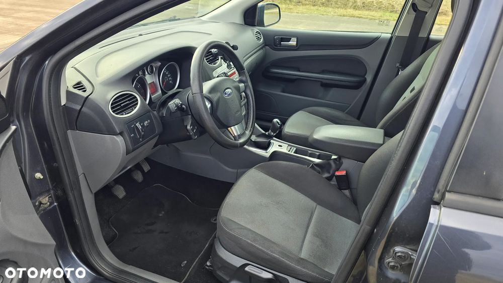 Ford Focus 1.6 Ti-VCT Ghia - 25