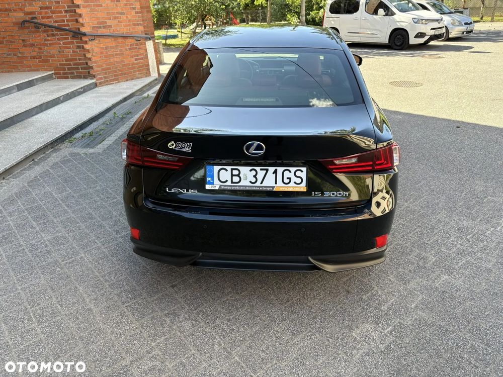 Lexus IS 300h F Impression EU6 - 4