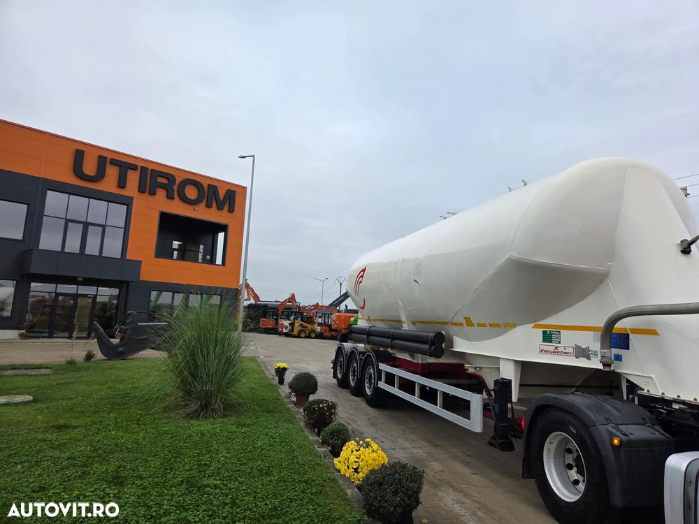 Kaessbohrer Transport CIMENT VRAC, 40mc, Masa propie 5,1t, Jante ALUMINIU, Capacitate 40mc, Axe SAF, Picioare sprijin, Produsa in GERMANIA, rulata in GERMANIA, Posibilitate leasing-PROMOTIE 29.900 EUR+Tva - 20