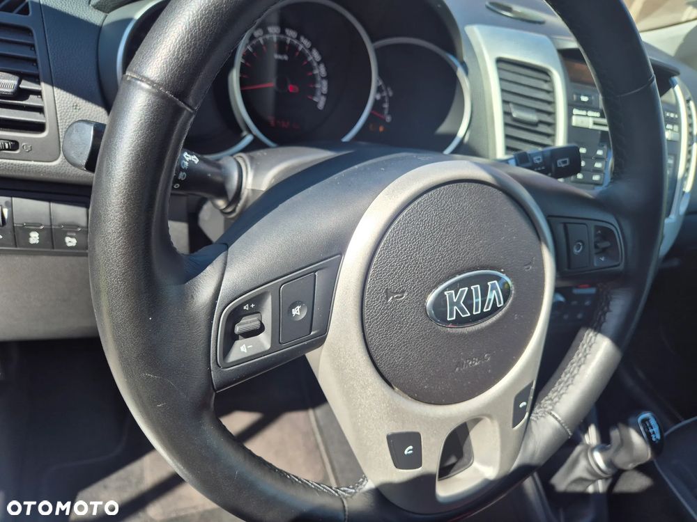 Kia Venga 1.4 CVVT Dream Team Edition - 16