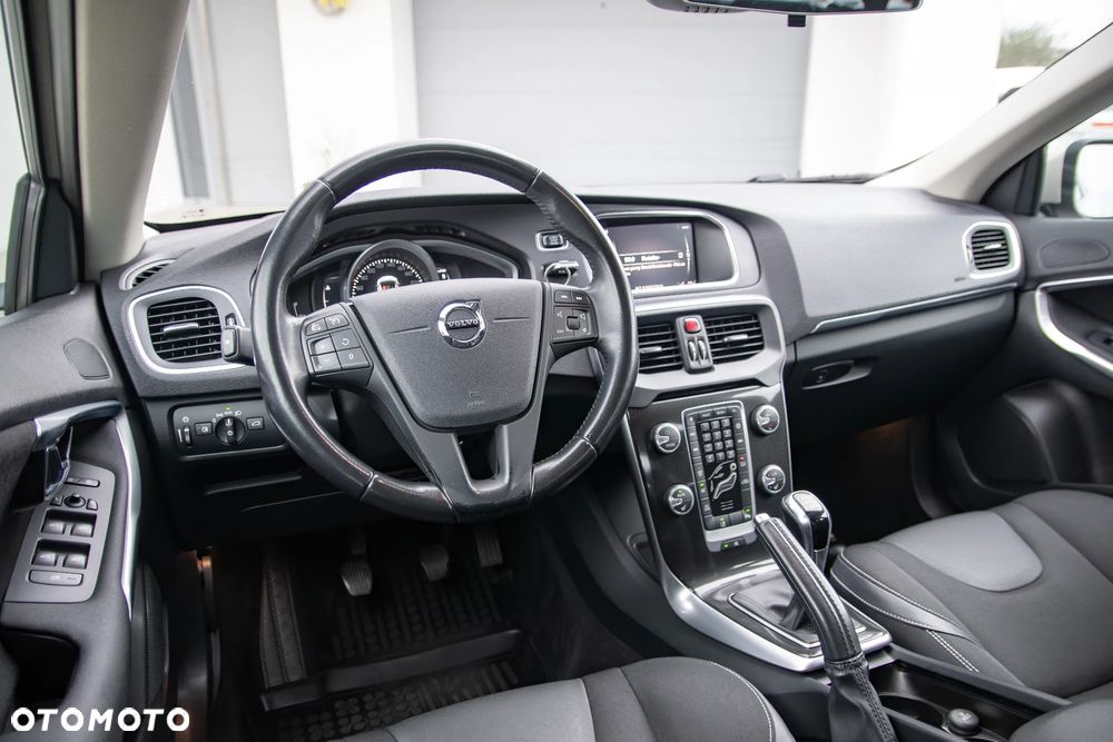 Volvo V40 D2 Kinetic - 26