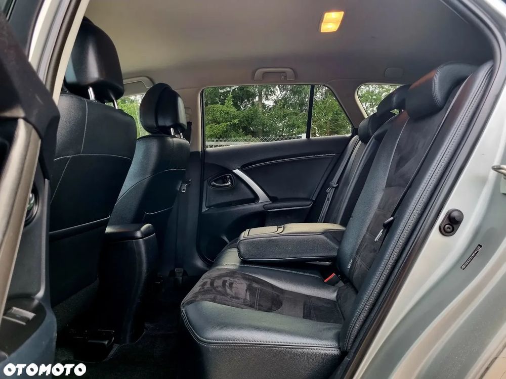 Toyota Avensis 1.8 Premium - 10