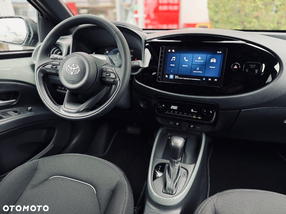 Toyota Aygo X Hybrid 1.5 Style e-CVT - 13