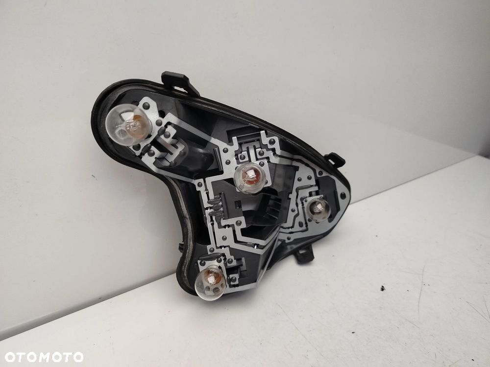 PEUGEOT 308 I T7 HB 07R- WKŁAD GNIAZDO LAMPY LEWY TYŁ - 3