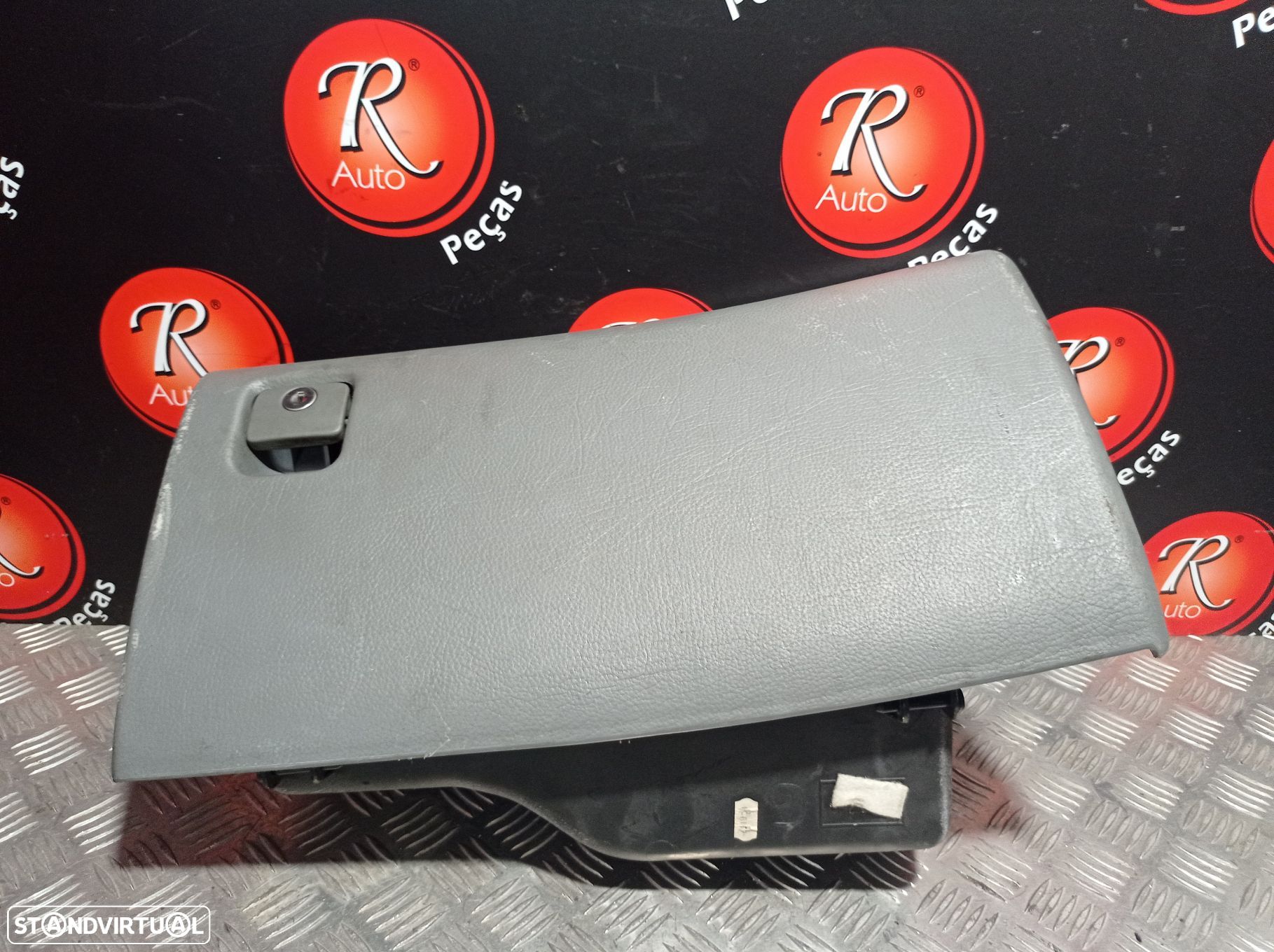 Porta Luvas Peugeot 406 (8B) - 1