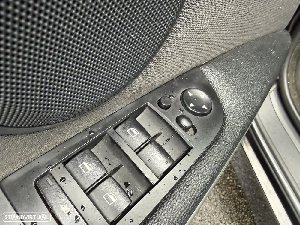 BMW 318 d DPF Edition Sport - 16