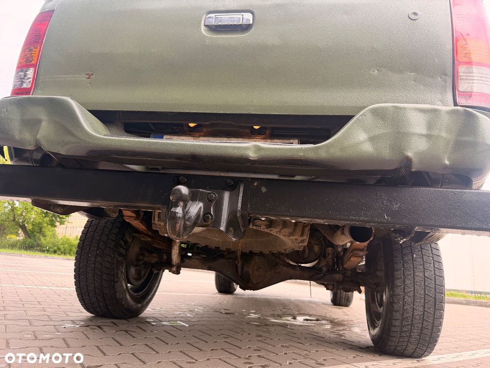 Toyota Hilux 2.5 D-4D DLX + - 17