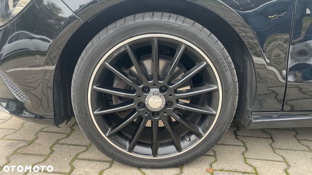 Mercedes-Benz CLA 180 7G-DCT AMG Line - 24