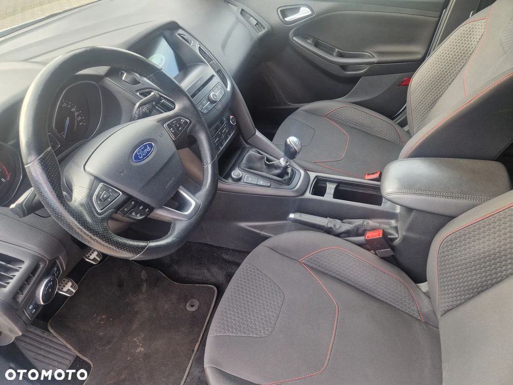 Ford Focus 1.0 EcoBoost ST-Line - 8