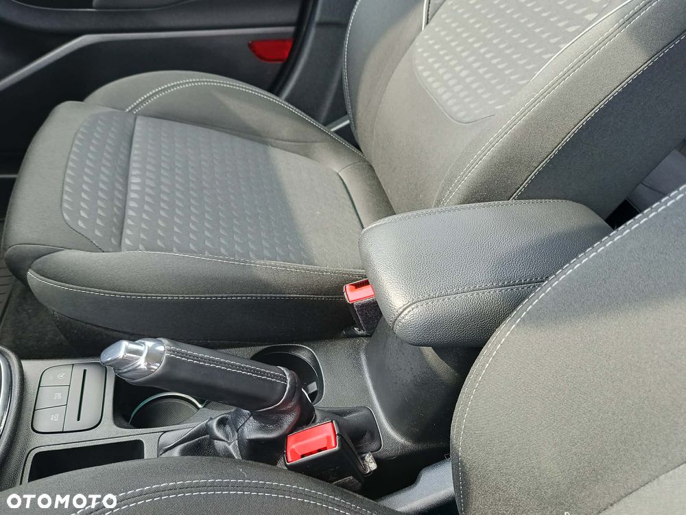 Ford Fiesta 1.1 S&S TITANIUM - 24