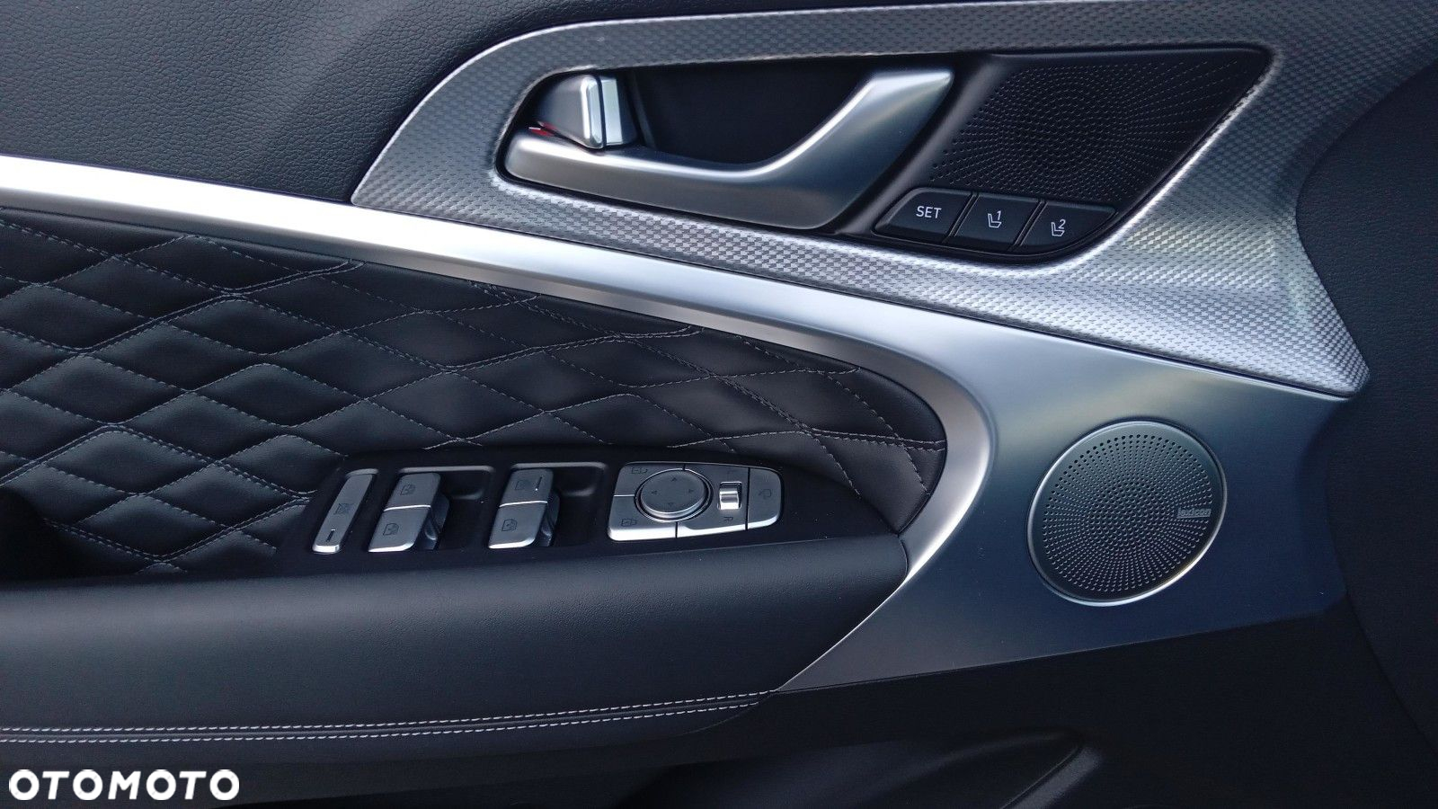 Genesis G70 - 13