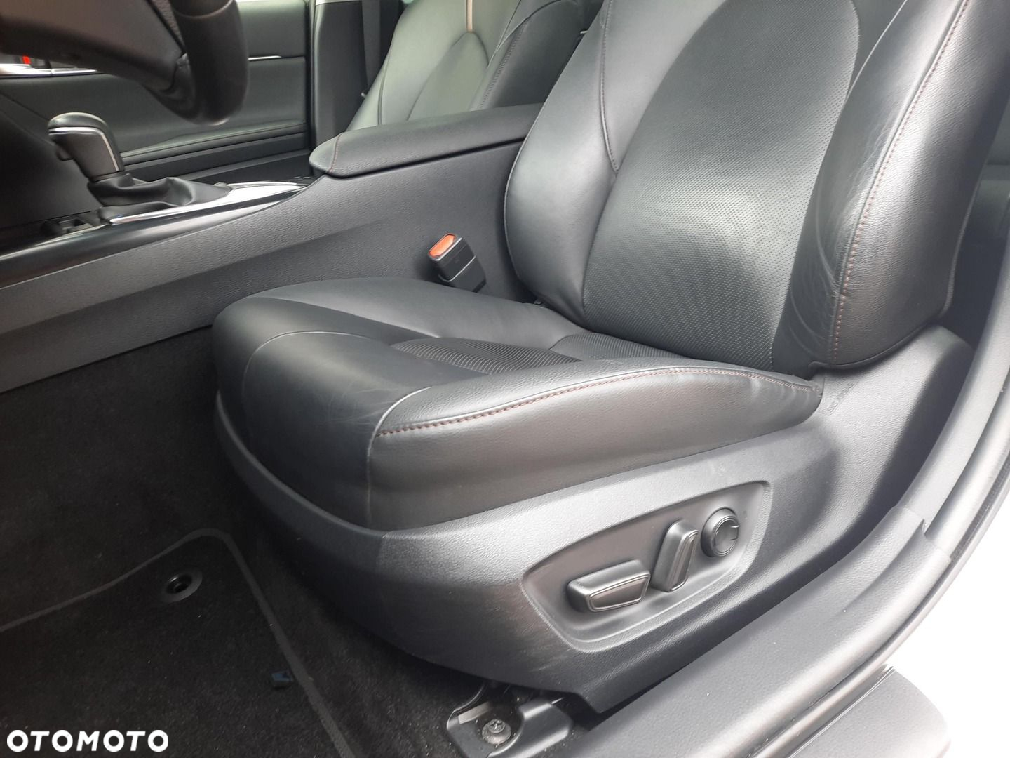 Toyota Camry - 14