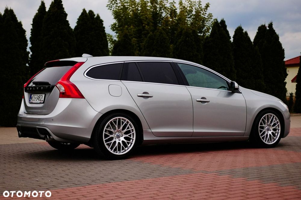 Volvo V60 D4 Geartronic RDesign - 9