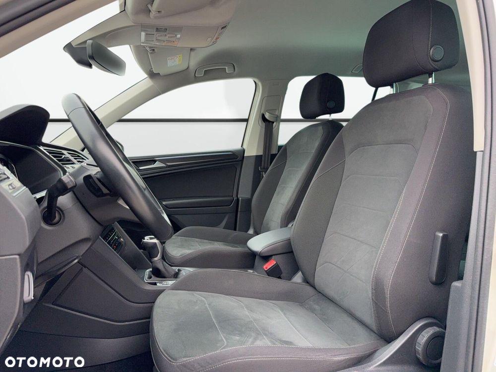 Volkswagen Tiguan - 11