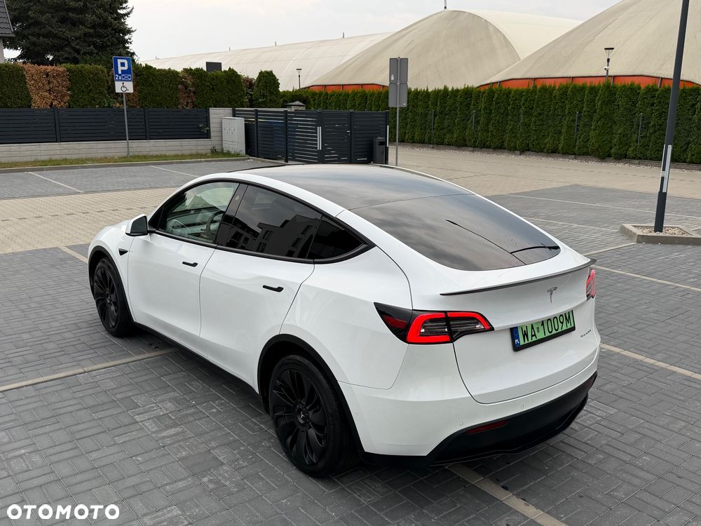 Tesla Model Y - 6