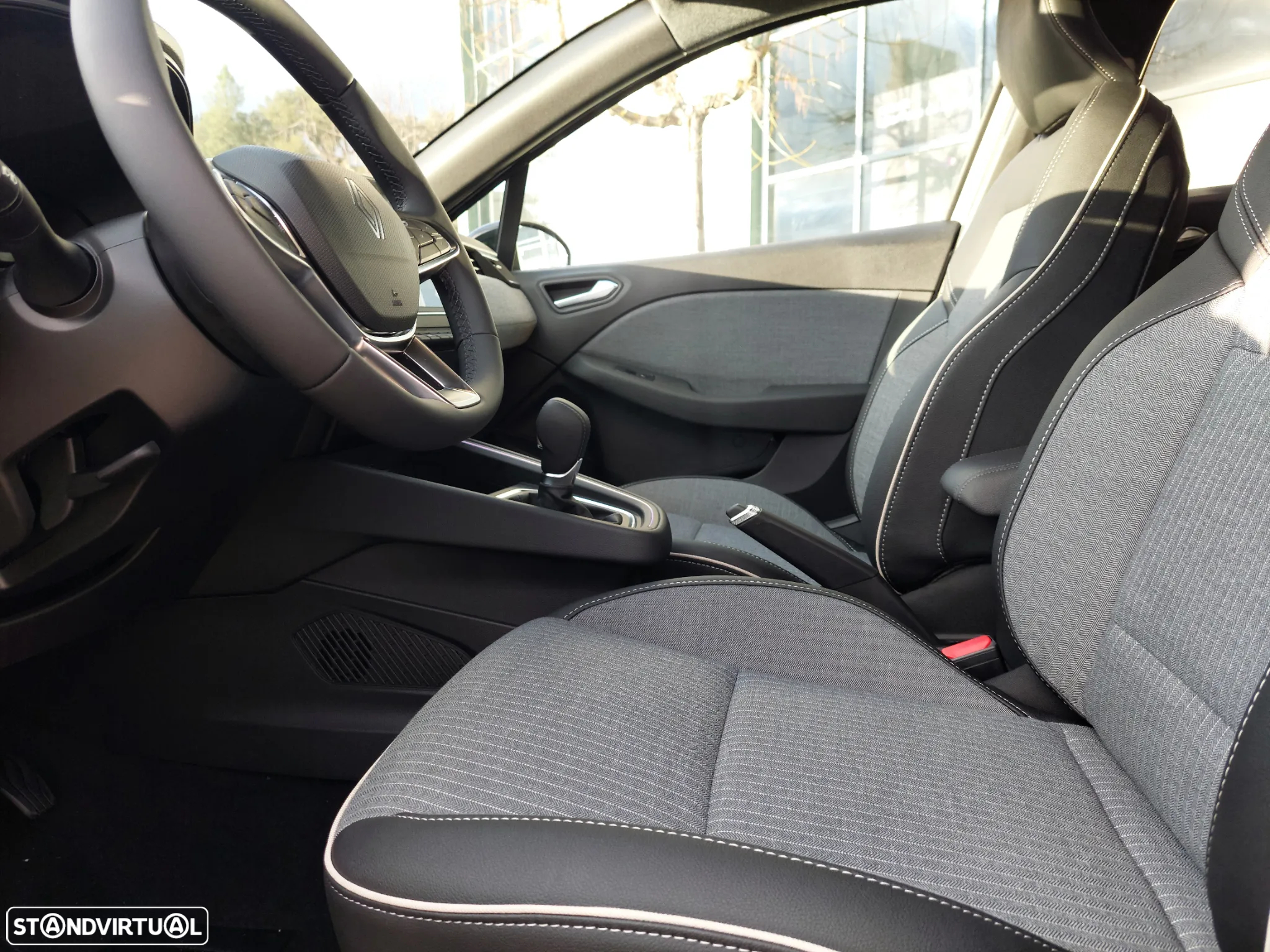 Renault Clio 1.0 TCe Techno Bi-Fuel - 13