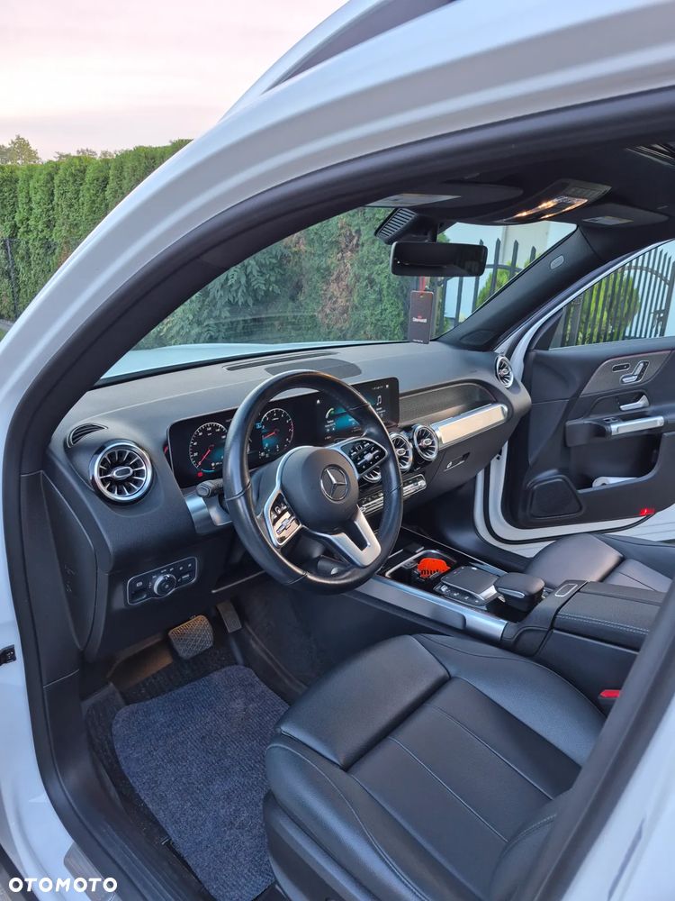 Mercedes-Benz GLB 250 8G-DCT - 11