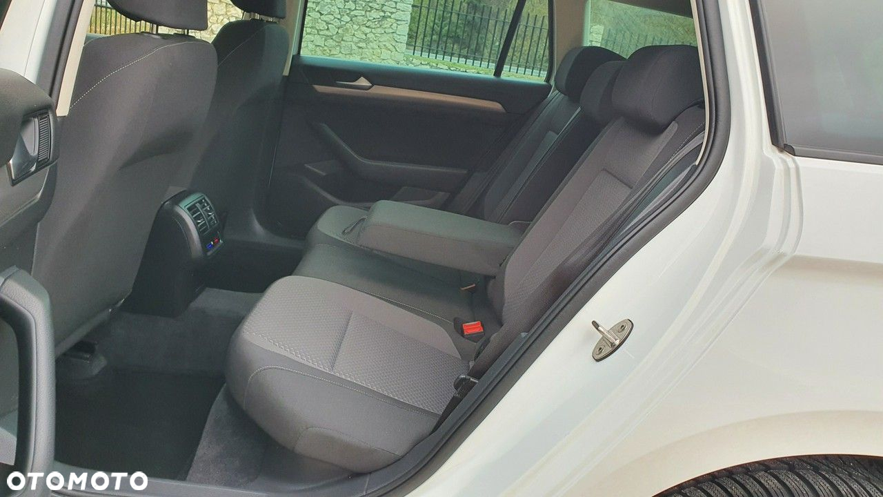 Volkswagen Passat Variant 2.0 TDI DSG (BlueMotion Technology) Trendline - 9