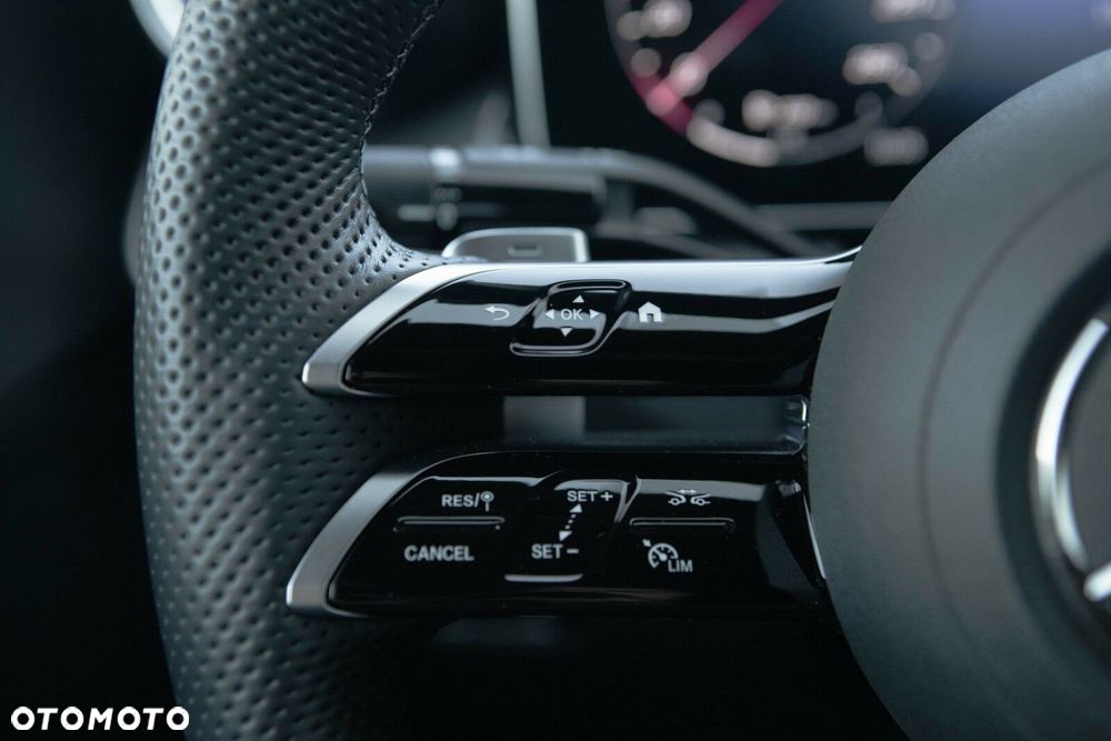 Mercedes-Benz GLC - 21