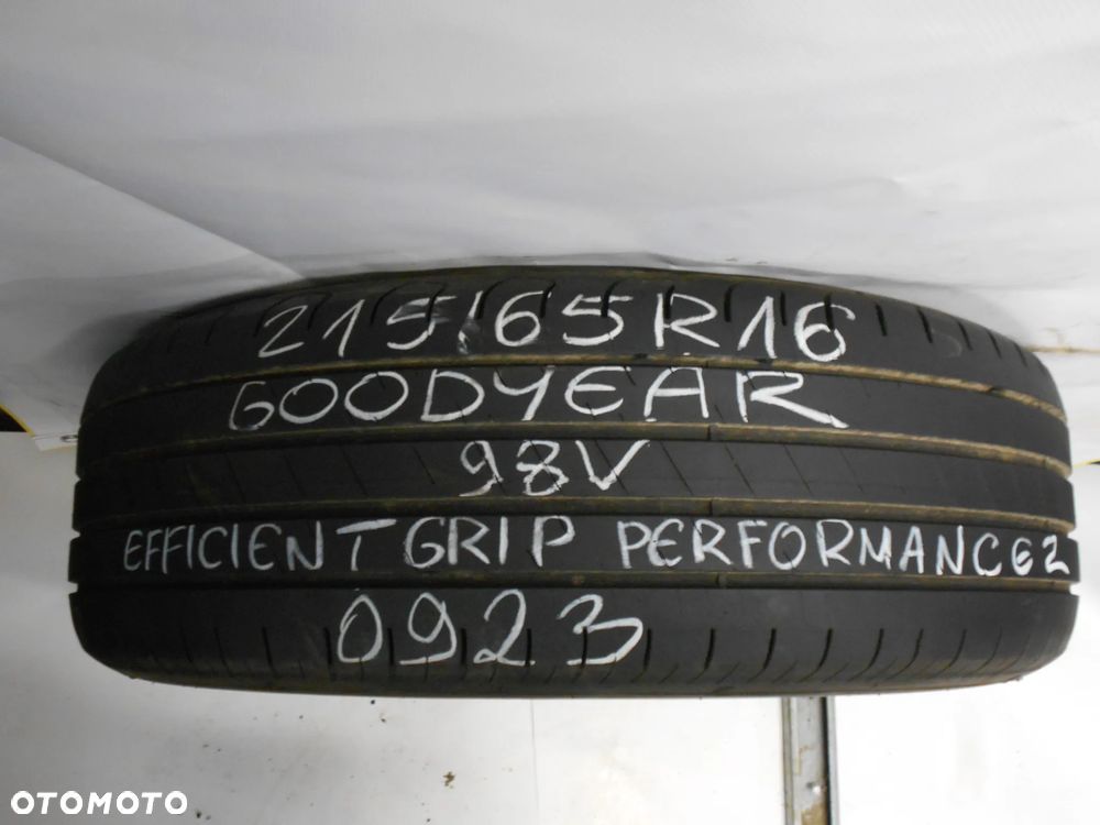 OPONA POJEDYNKA 215/65R16 GOODYEAR EFFICIENT  GRIP PERFORMANCE 2 DOT 0923 6MM - 1