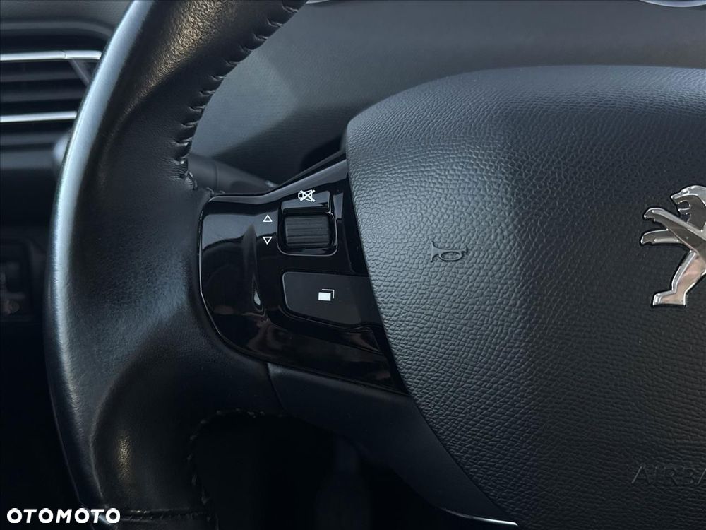 Peugeot 308 1.2 PureTech Allure S&S - 25