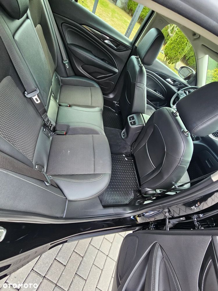 Opel Insignia - 11