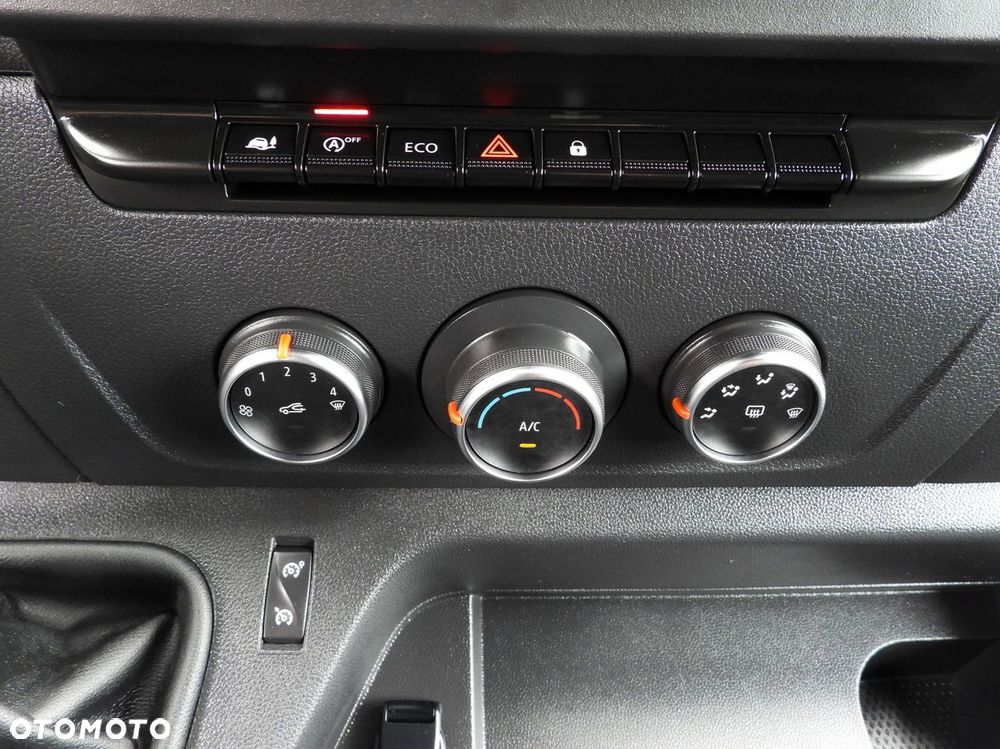 Renault MASTER  PLANDEKA 10 PALET TEMPOMAT LEDY KLIMATYZACJA  165KM - 34