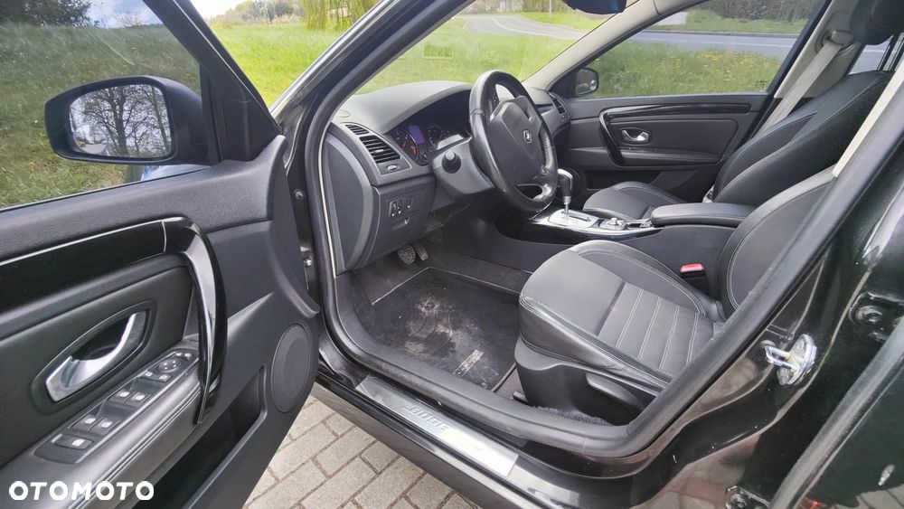 Renault Laguna dCi 175 FAP Bose Edition - 17