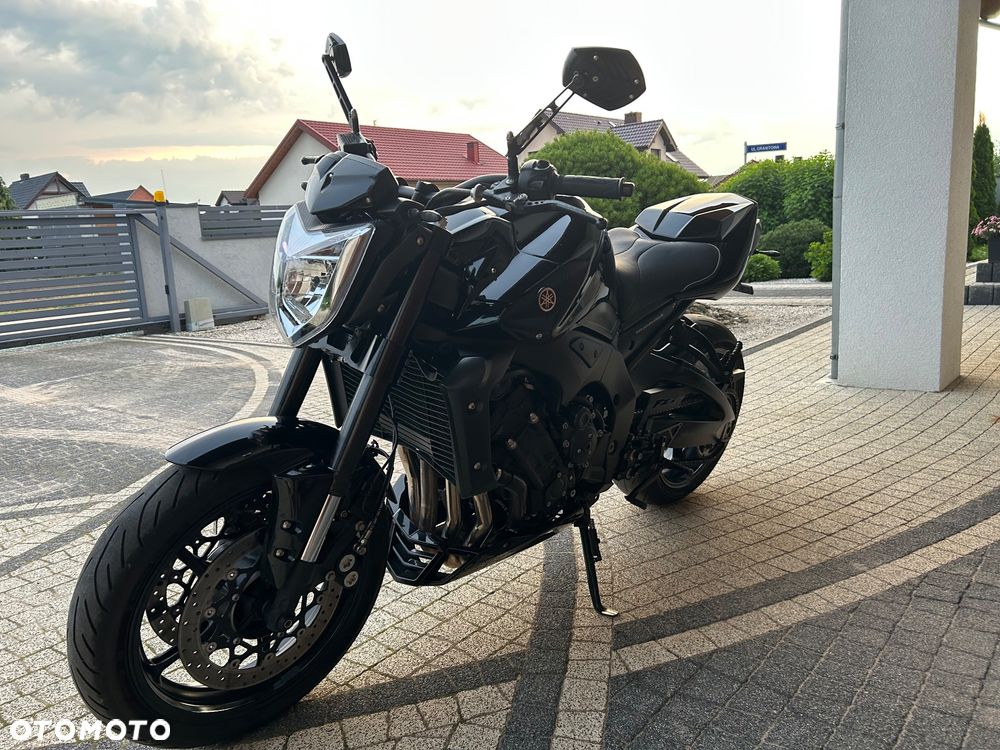 Yamaha FZ - 22