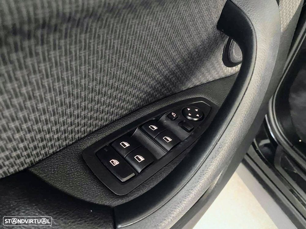 BMW X1 18 d sDrive Auto - 16