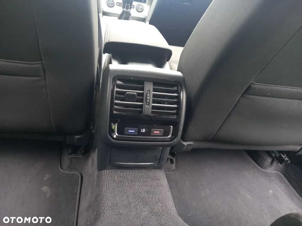 Volkswagen Passat - 6