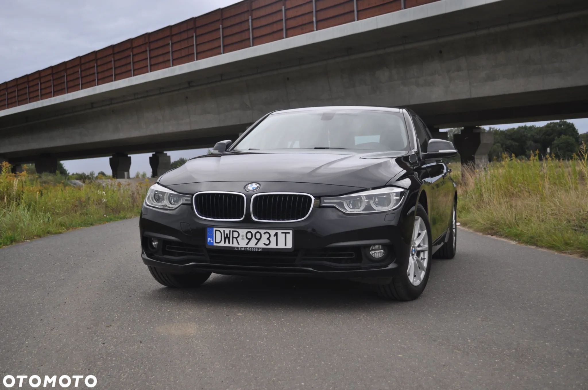 BMW Seria 3 318i - 1
