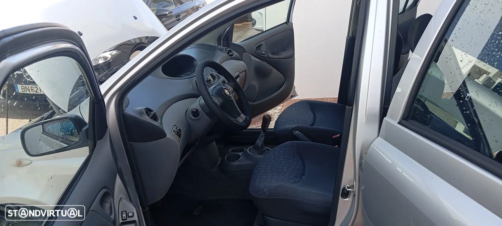 Toyota Yaris 1.0 Terra DA+ABS+CD+AC - 13