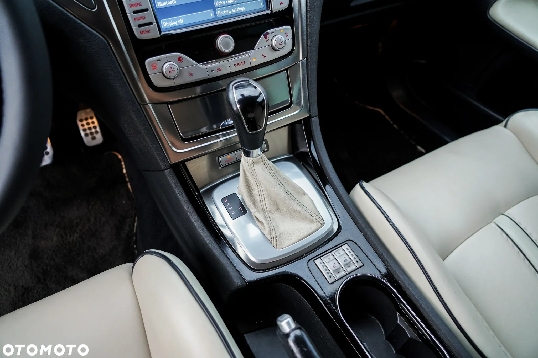 Ford Mondeo - 32