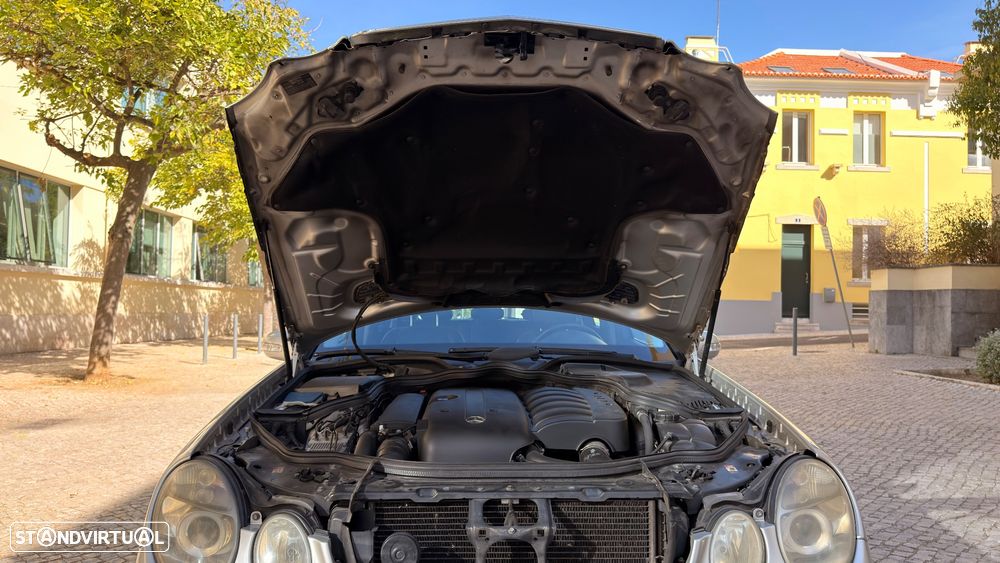Mercedes-Benz E 270 - 40