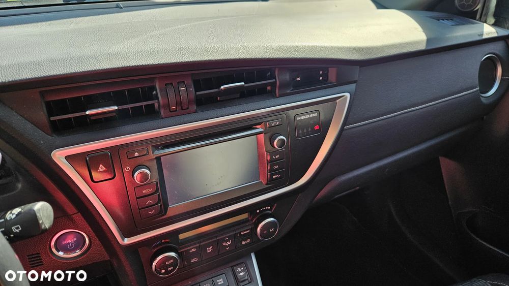 Toyota Auris 1.8 HSD Luna - 26