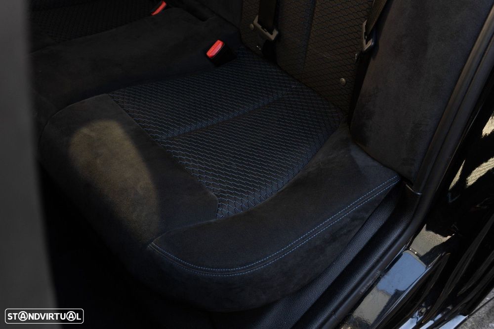 BMW 330 e iPerformance Pack M - 38