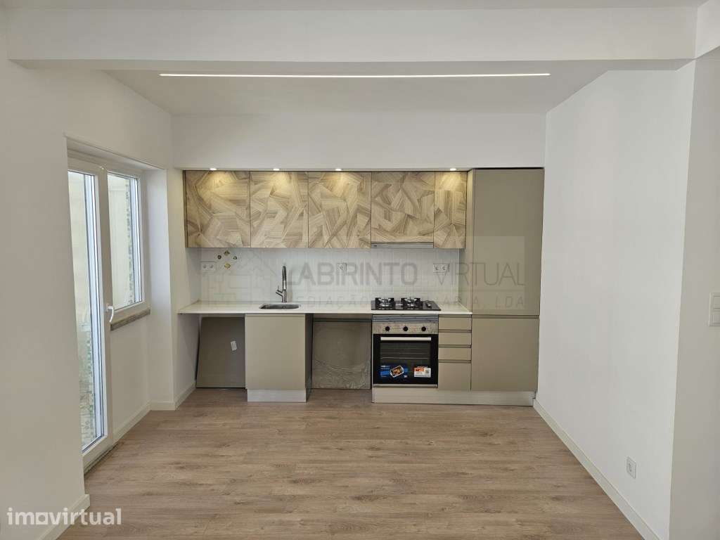 Vende-se T2+1 totalmente remodelado, ma Venteira, Centro da Amadora - Grande imagem: 4/10