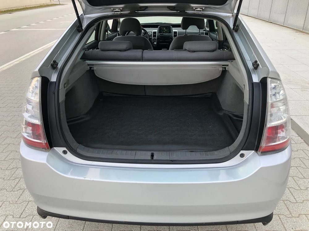 Toyota Prius 1.5 VVT-i Sol - 14