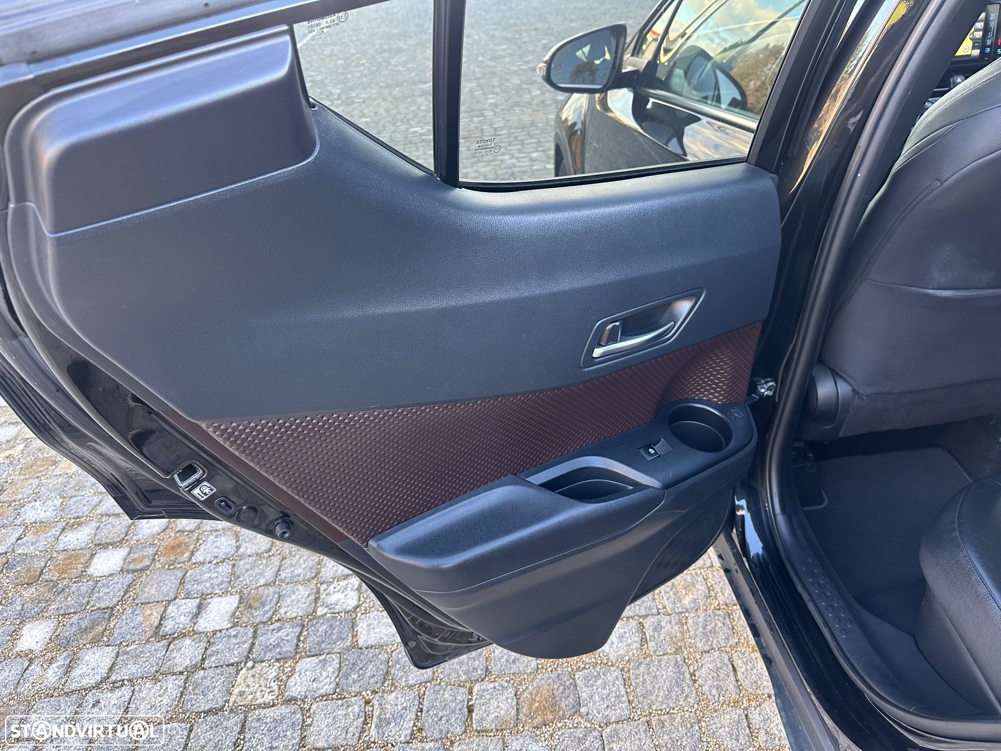 Toyota C-HR 1.8 HSD Exclusive+P.Luxury - 15