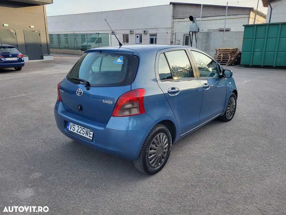 Toyota Yaris 1.3 Aut Luna - 10