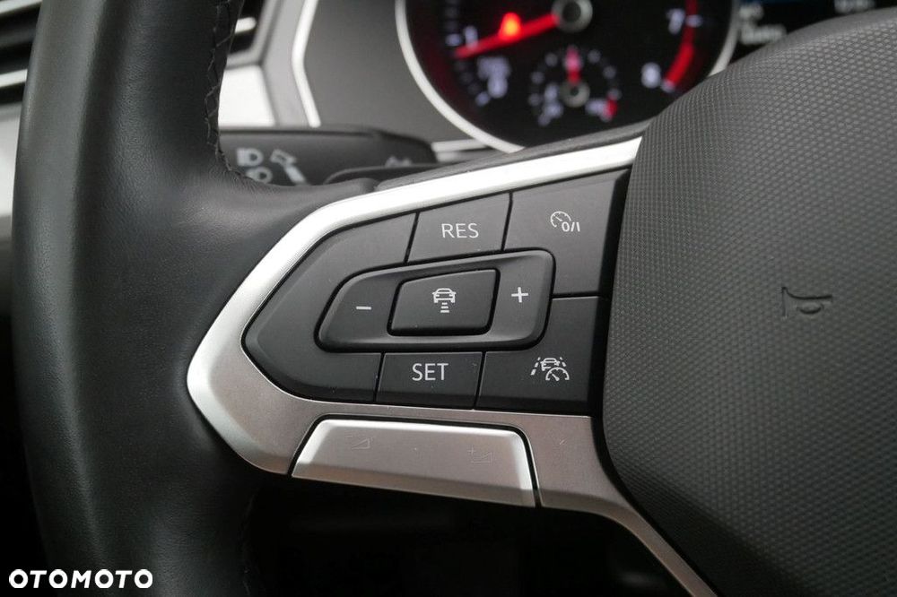 Volkswagen Passat Variant 2.0 TSI Business DSG - 22