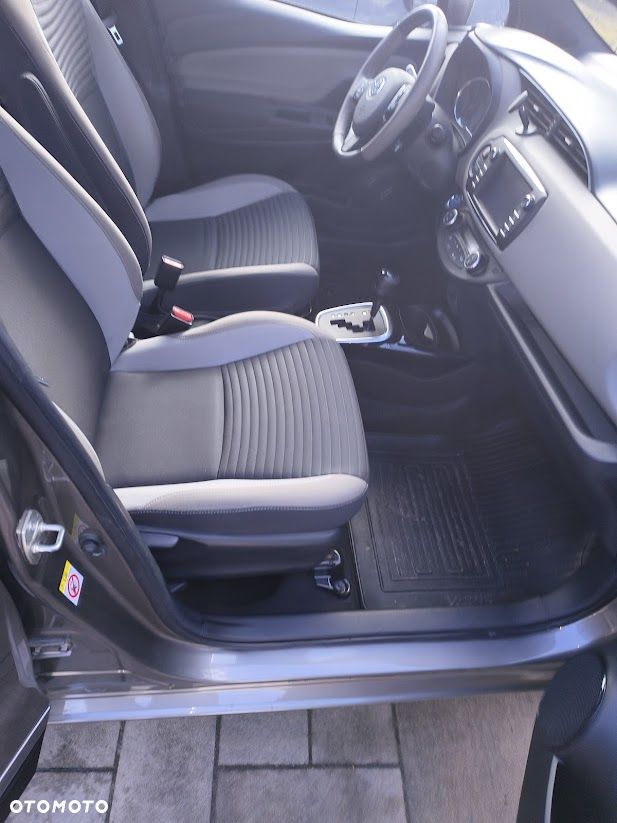 Toyota Yaris - 11