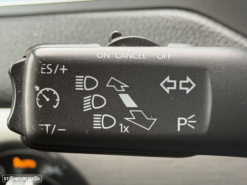 VW Jetta 1.6 TDi Confortline - 33