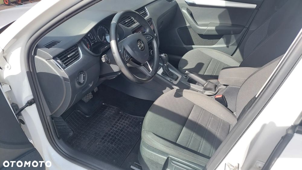 Skoda Octavia 1.6 TDI DSG Style - 14
