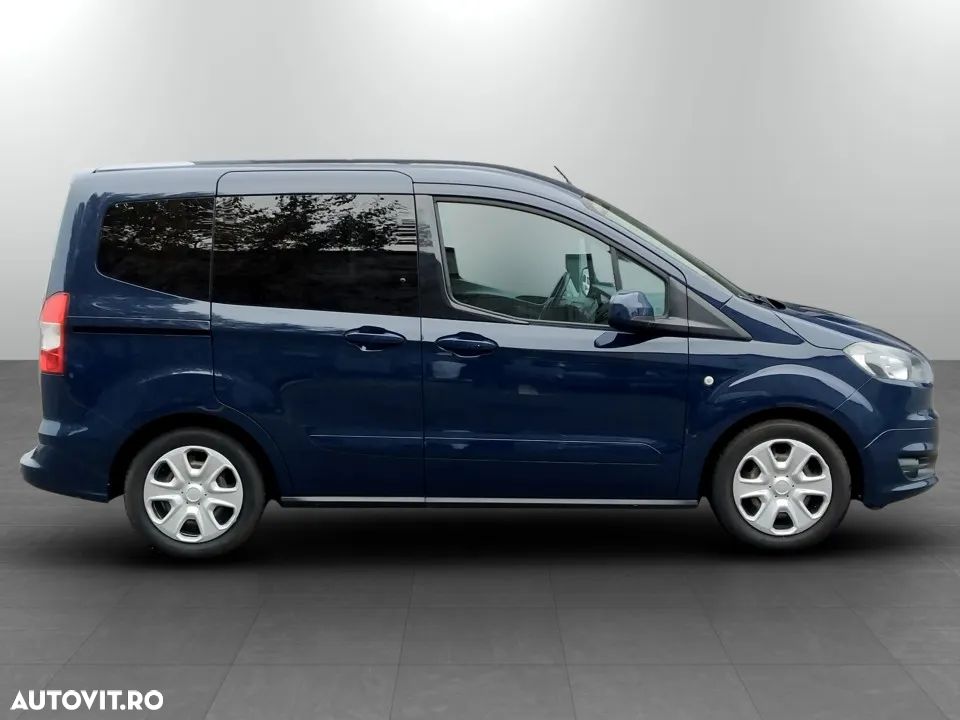 Ford Tourneo Courier 1.5 TDCi City - 4