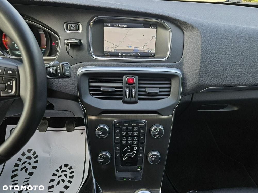 Volvo V40 D2 Momentum - 13